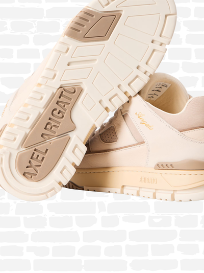 אקסל אריגטו נעליים צבע אוף וויטINSPIRED AREA LOW TRAINERS