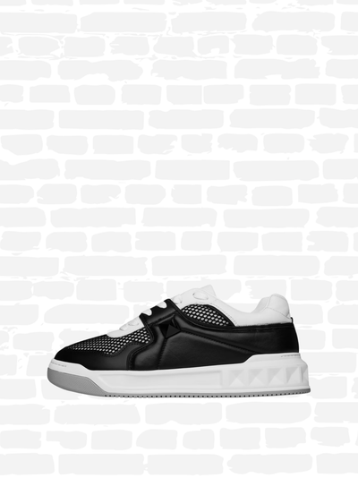 ולנטינו נעליים צבע שחור ONE STUD MESH SNEAKERS