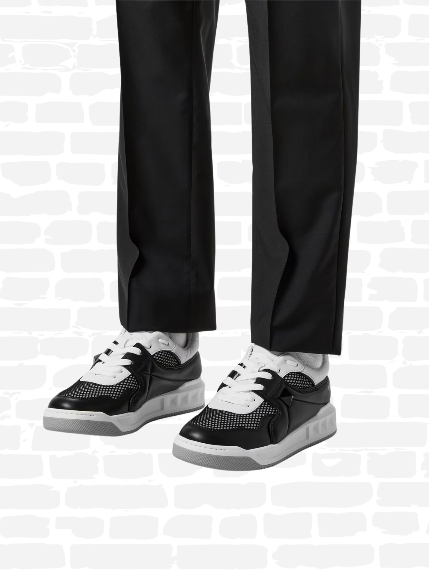 ולנטינו נעליים צבע שחור ONE STUD MESH SNEAKERS