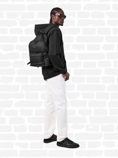 ז'יבנשי תיק גב צבע שחור GIV Essential Bkpk