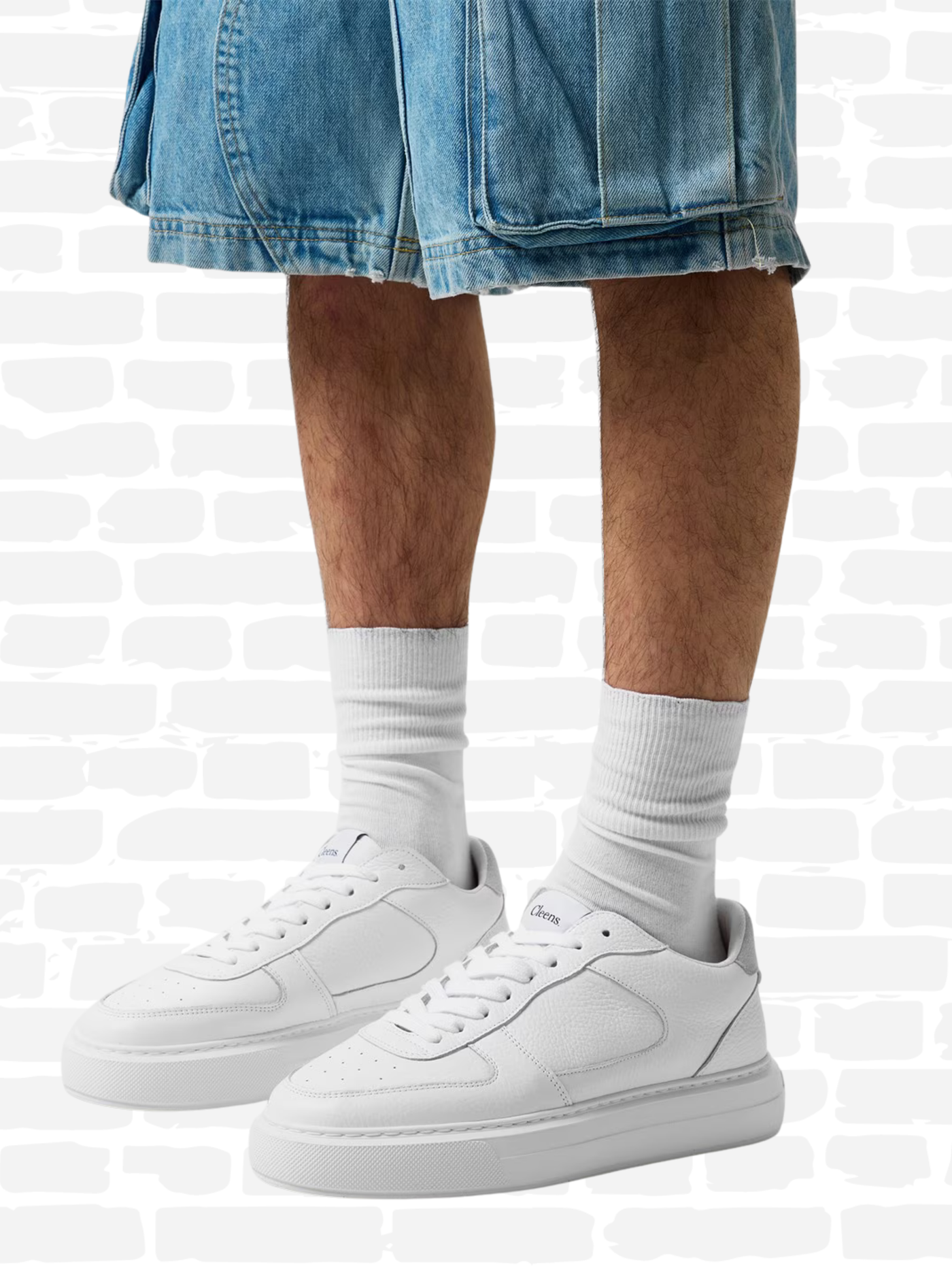 קלינס נעליים צבע לבן COURT SUEDE TRAINERS