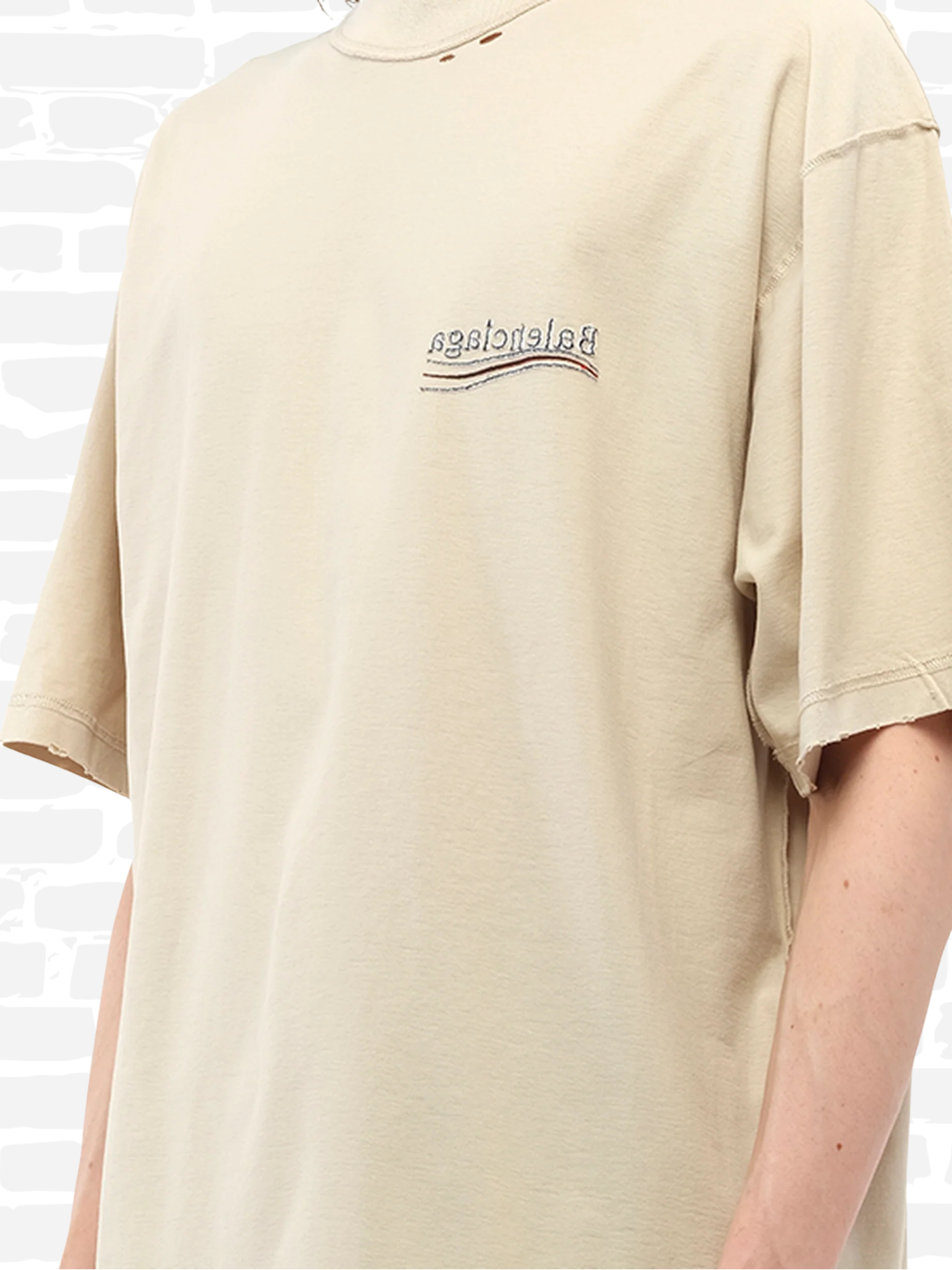 בלנסיאגה טי שירט צבע קרם CAMPAIGN INSIDE-OUT T-SHIRT