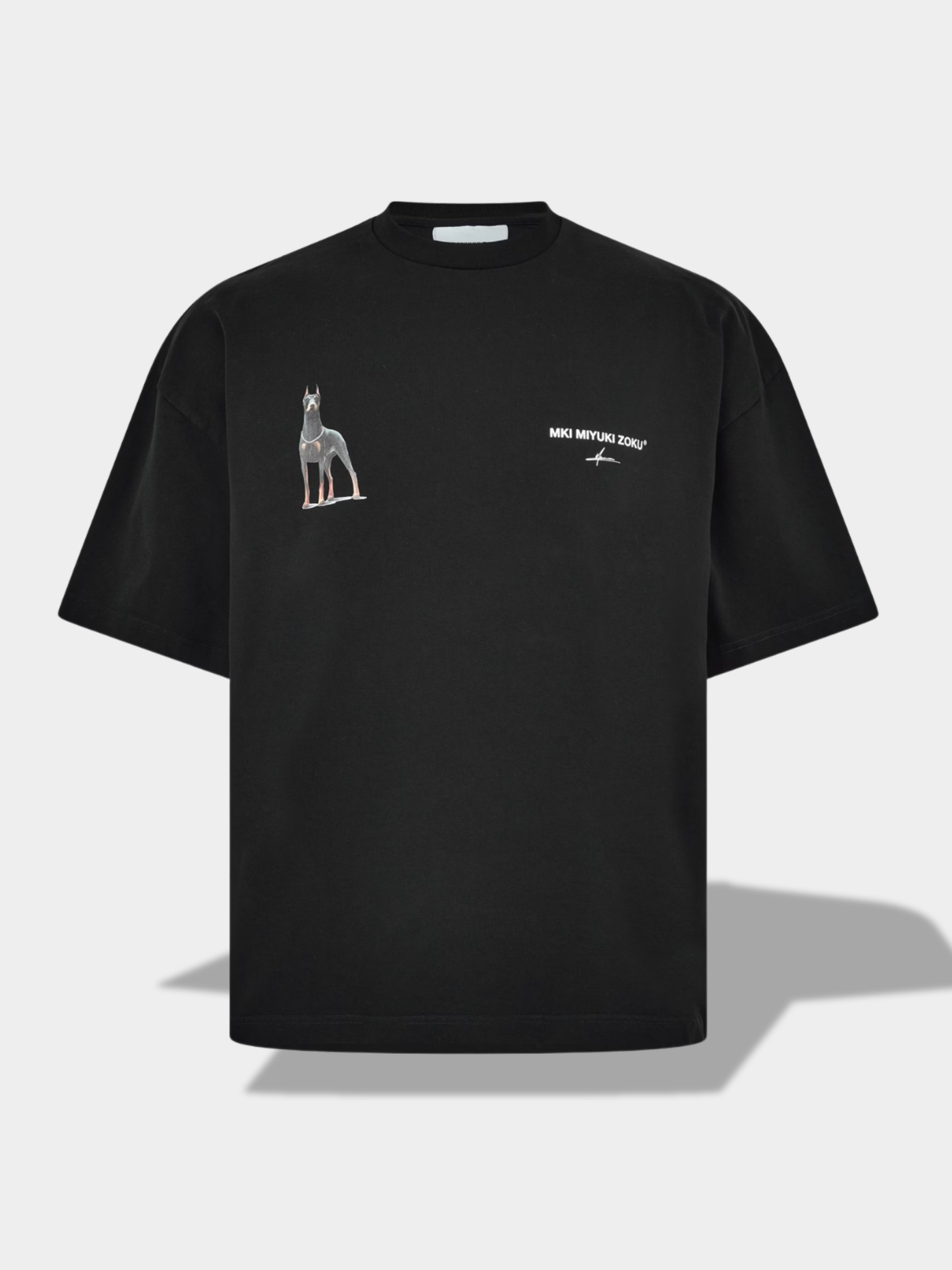 אמקיי איי טי שירט צבע שחור RUBI DOBIE