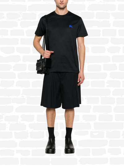 ברברי טי שירט צבע שחור KNIGHT EMBROIDERED T-SHIRT