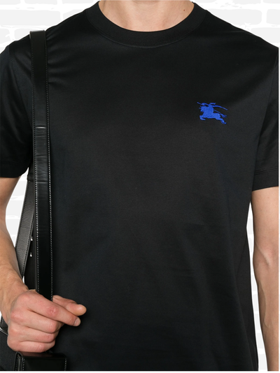 ברברי טי שירט צבע שחור KNIGHT EMBROIDERED T-SHIRT