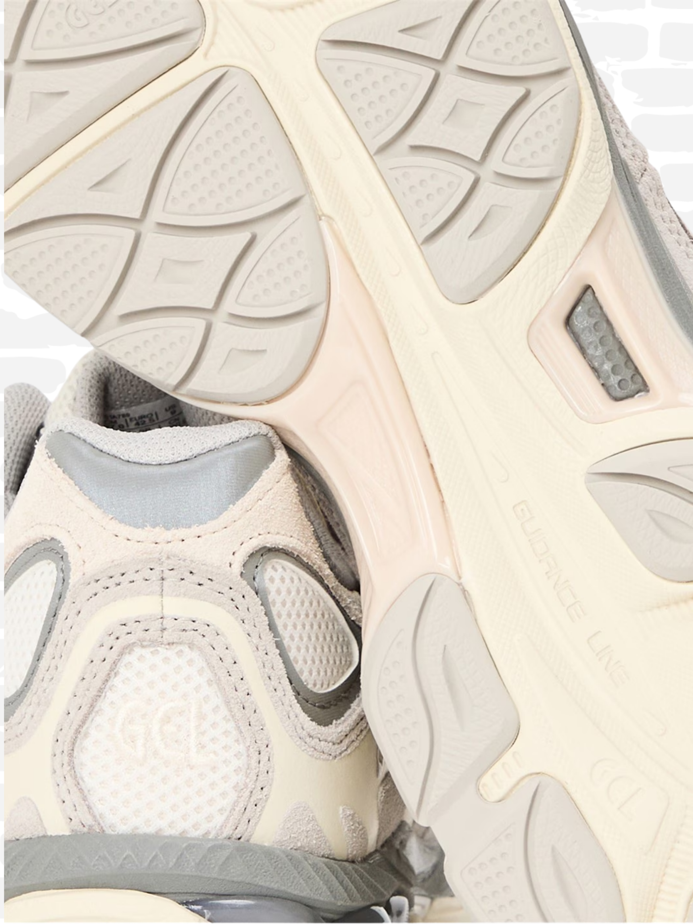 אסיקס נעליים צבע קרם GEL-NYC TRAINERS