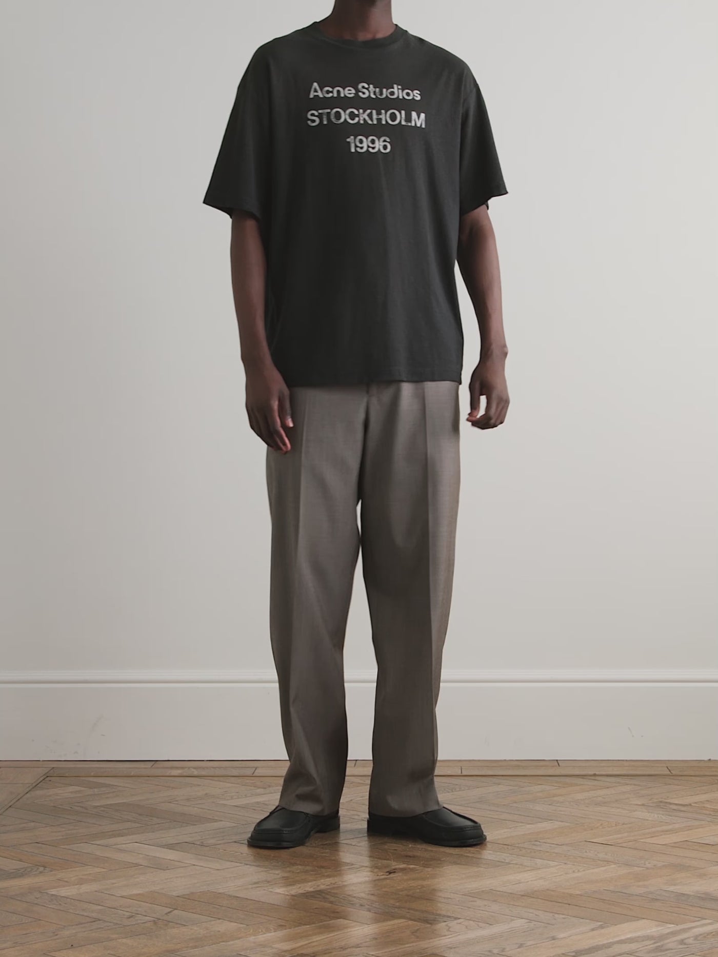 אקנה סטודיוס טי שירט צבע שחור LOGO STOCKHOLM T-SHIRT